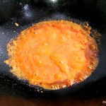 sauteing chili for chili crab